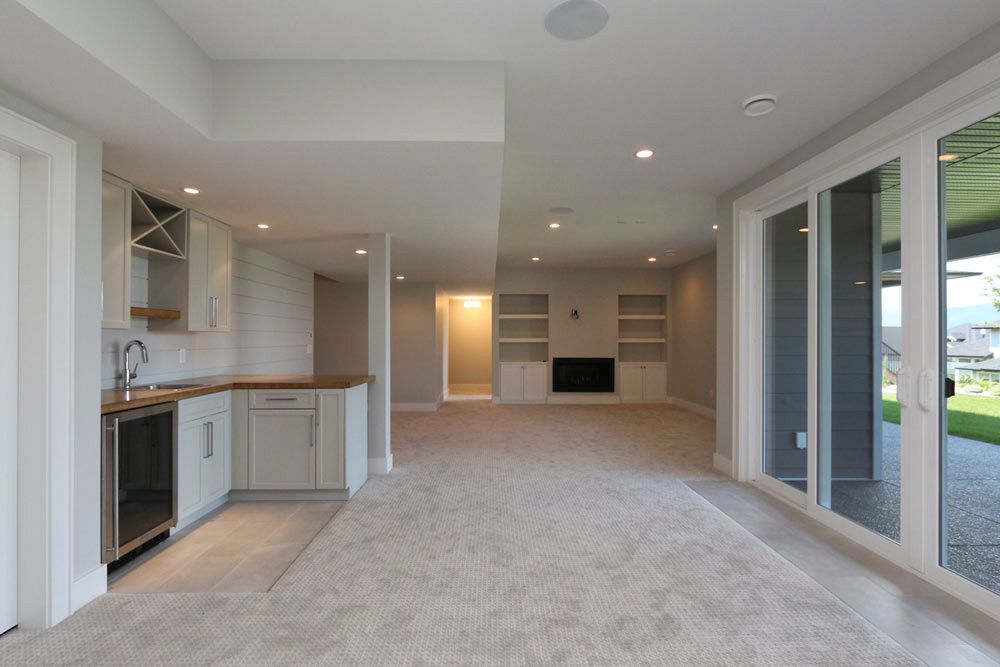 Custom home basement with wet bar at 462 Rockview Lane by Stark Homes